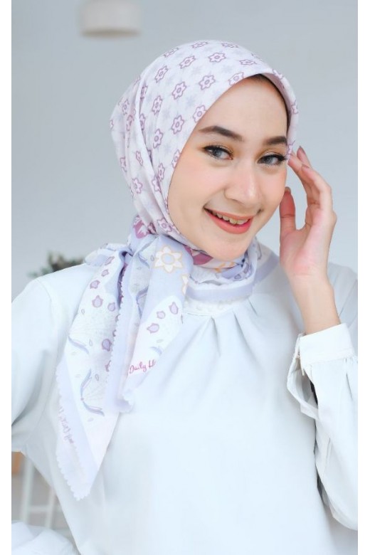 Azzura Naima 